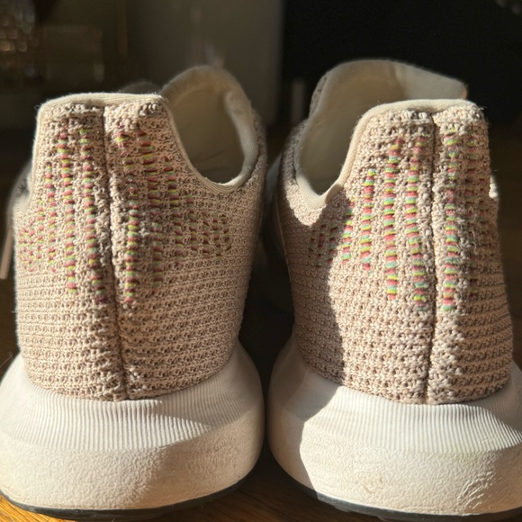 💯 Adidas Swift Run W Sneakers | Casual Beige - Picture 5 of 11